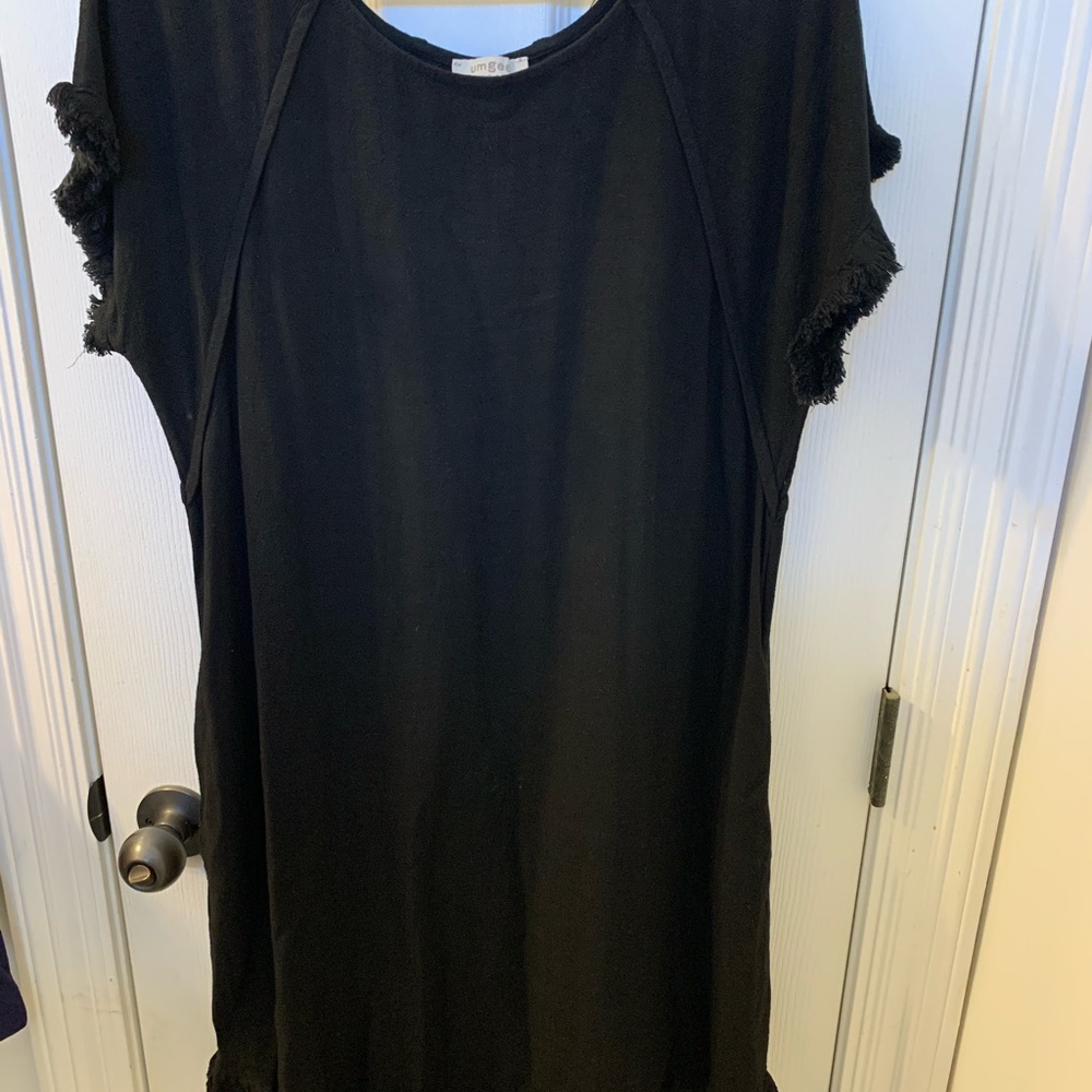 Women black flowey dress